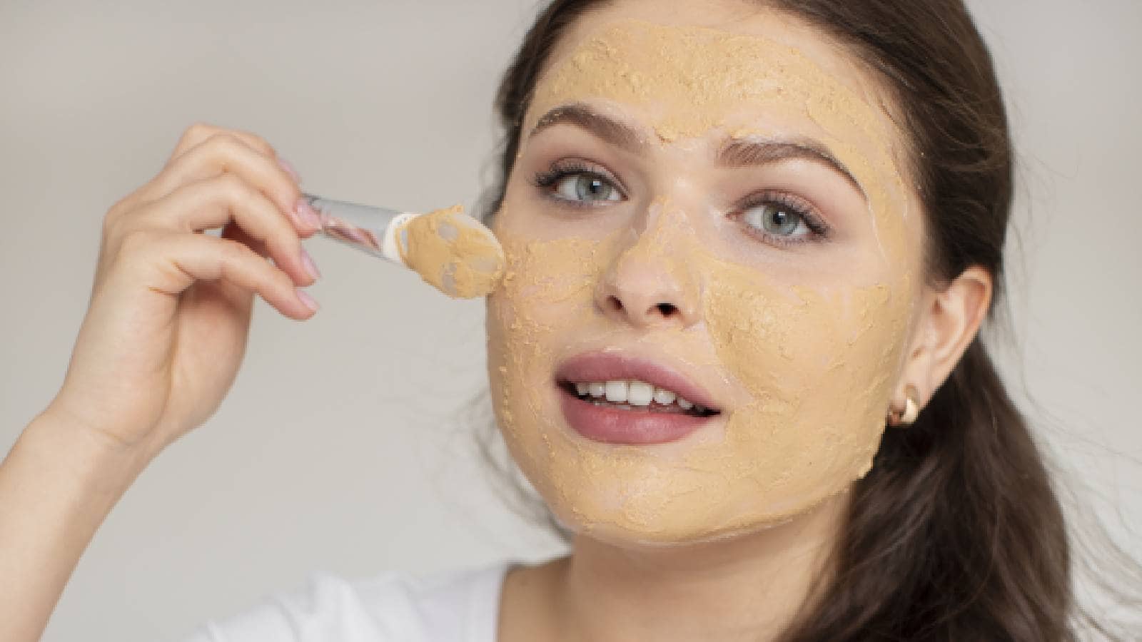 Jaggery for skin: 6 ways to include this natural sweetener in your beauty routine Jaggery for skin: 6 ways to include this natural sweetener in your beauty routine