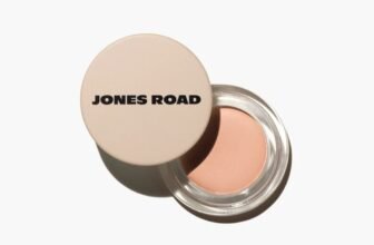Jones Road Wide Awake Brightening Concealer & Neutralizer Review + Swatches